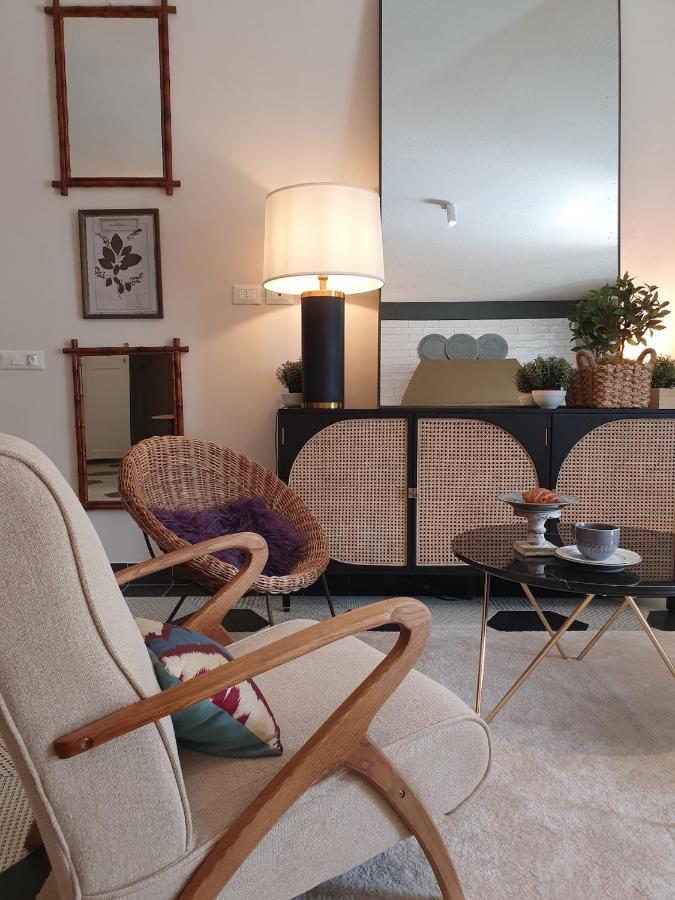 The Mirror Guesthouse - Terme Мерано Екстериор снимка